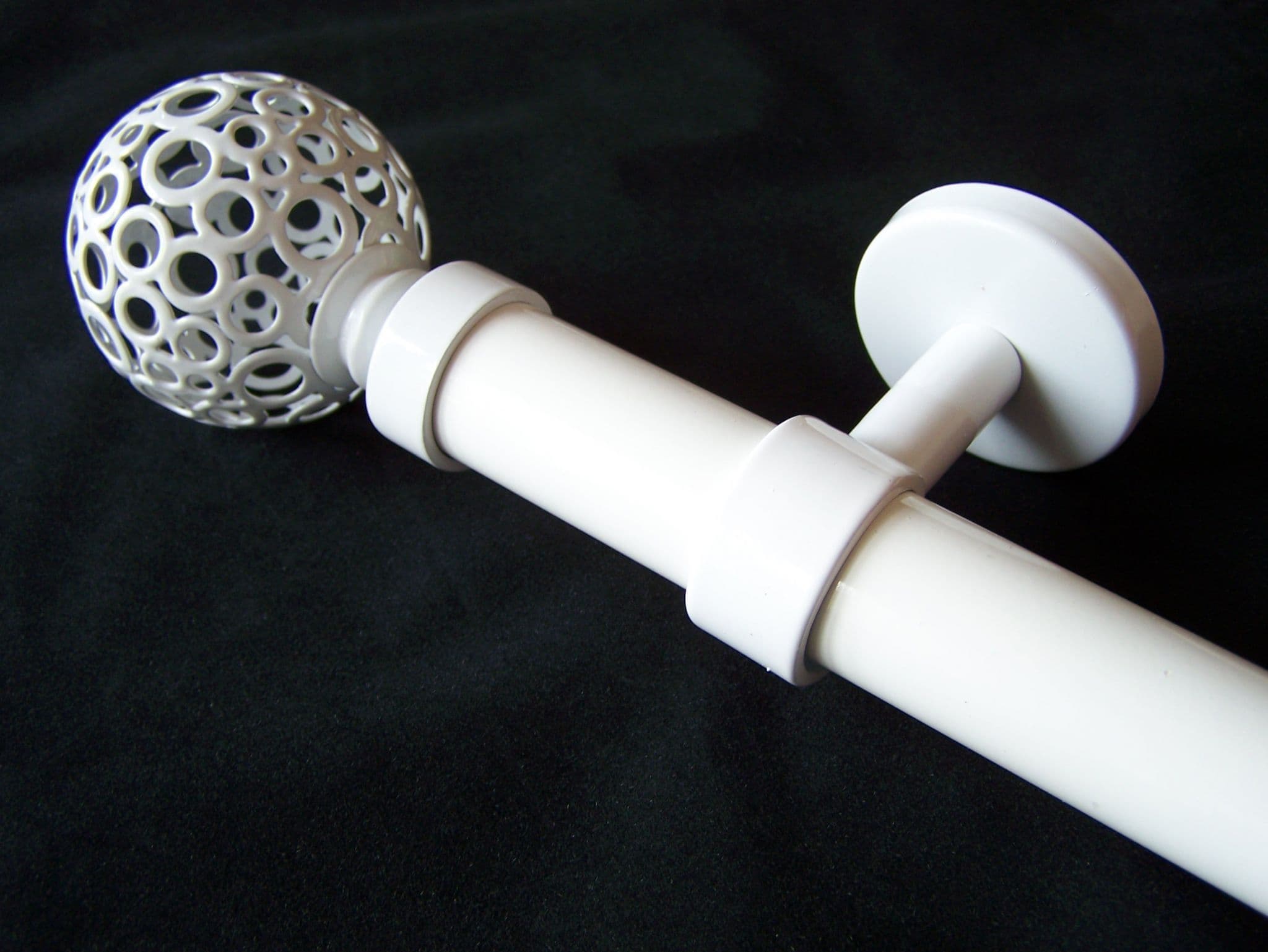 28mm Gloss White Ceiling Eyelet Curtain Pole Circle Ball Finials