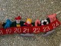 Children's Soft Fabric Christmas Calender with Moveable Soft Play Toys