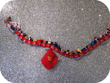 Children's Soft Fabric Christmas Calender with Moveable Soft Play Toys