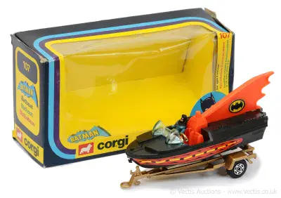 Corgi 107 Batboat (second issue) symbol and stripes (S)