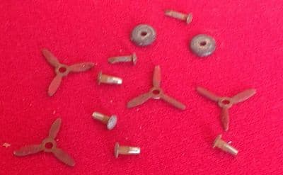 Dinky Toys 62w, 62b Imperial Airways FROBISHER  Class Liner 4 Tin Propellers , wheels and pins