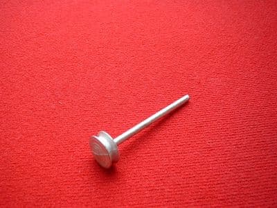 Tri-Ang Spot On White metal hub with axle cast in one piece (Each)
