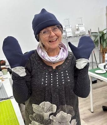 Overlocker Workshop HATS, MITTENs & SNOOD Fabric included Sunday 13th December 10am to 3pm