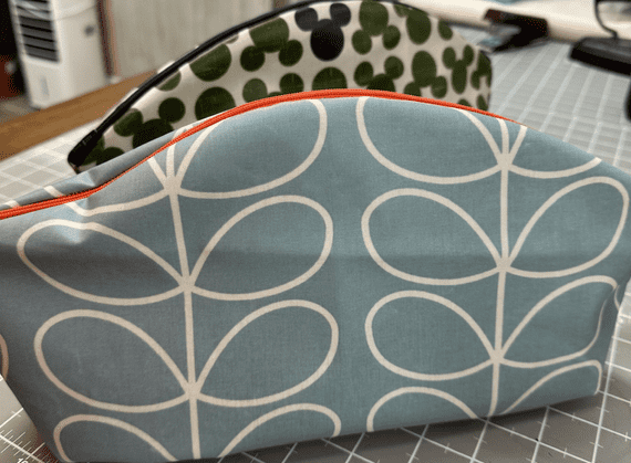 Overlocker Workshop Part 3 Gathering  Elastic Zips 5 projects fabric cut out Sunday 28th Sept 2pm to
