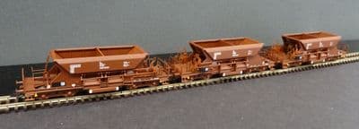 Arnold TT HN9746 DR Fac Self Discharge Hopper Wagon  Set