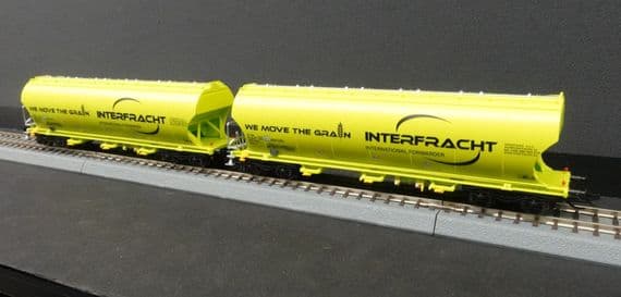 Arnold TT HN9759 CZ Interfracht 4 Axle Silo Wagon Set Neon Green Wagon Set of 2