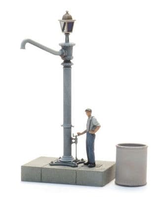 ArtiTec 387590 PLM water crane and figure