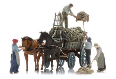 ArtiTec 387620/5870078 Northern European Hay wagon with Haymakers