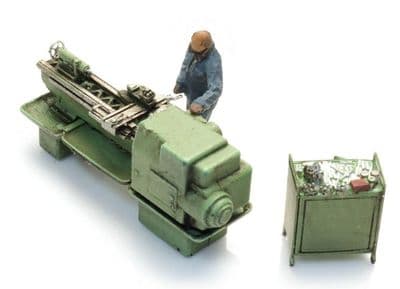 ArtiTec 387660 Metalworking lathe with figure