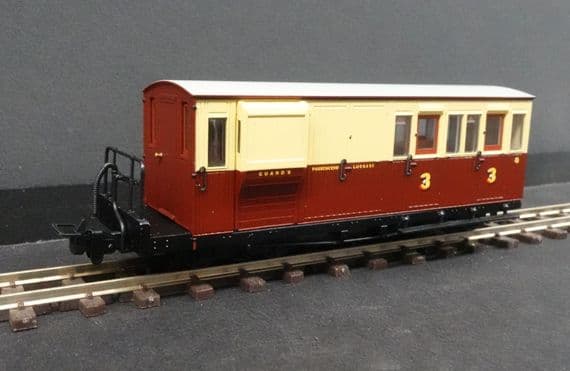 Bachmann 394-085 Brake Third Coach Ffestiniog Railway Crimson/Cream No.8