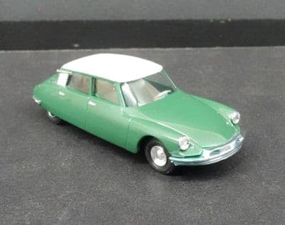 Busch 48020 Citroen DS19