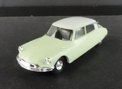 Busch 48035 Citroen DS19