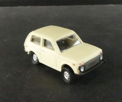 Busch TT 87101 Lada Niva Ivory