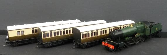 Dapol 4S-001-009T Granville Manor GWR Train pack