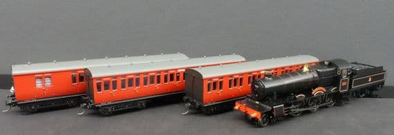 Dapol 4S-001-011T Ditcheat Manor BR (W)Train pack