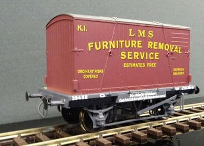 Dapol 7F-037-009 Conflat & Container LMS Furniture Removal