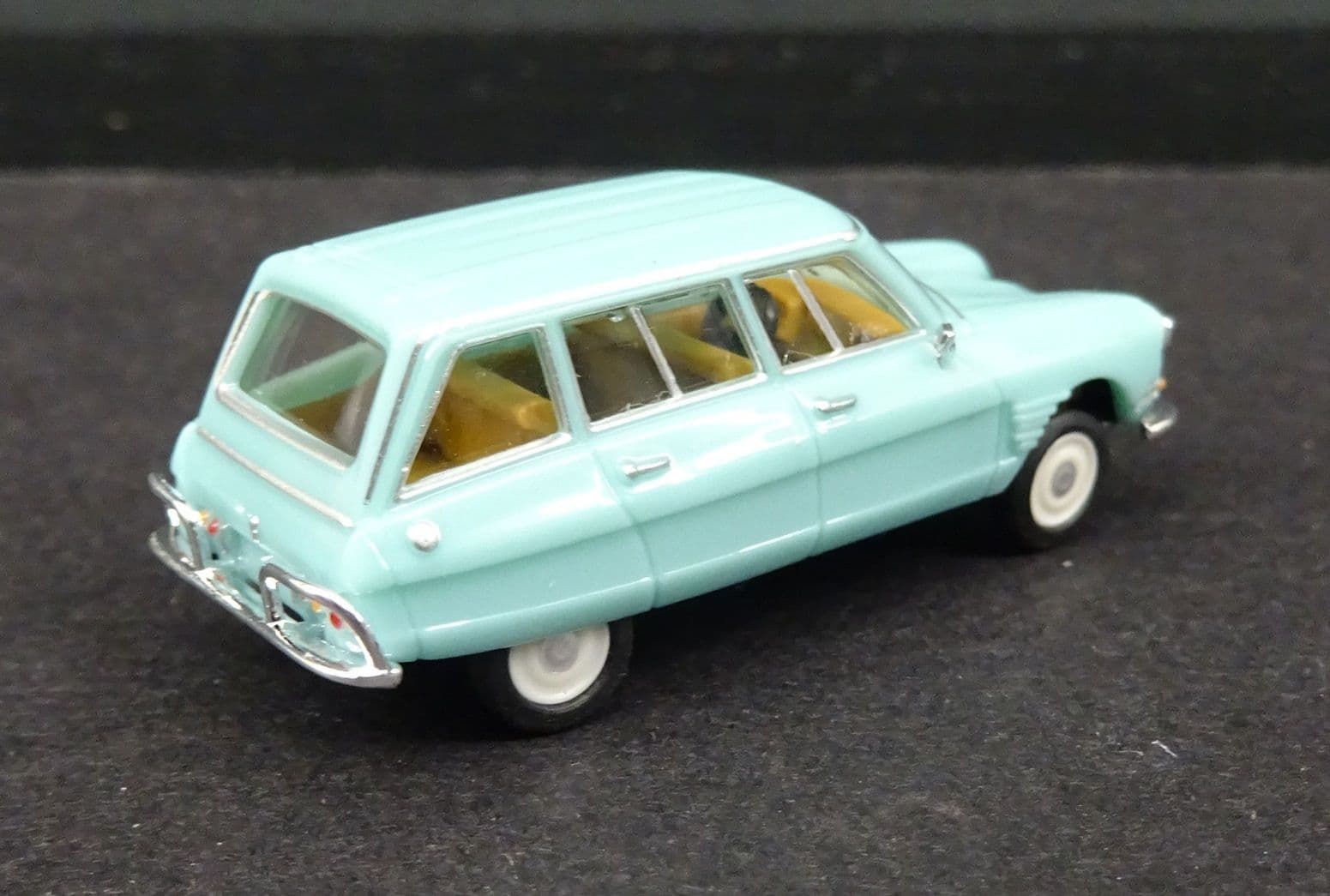 1/24 シトロエン アミ 6 ブレーク クラブ 1968 (グリーン) アシェット 1/24 シトロエン・アミ 6 ブレーク クラブ green 1968