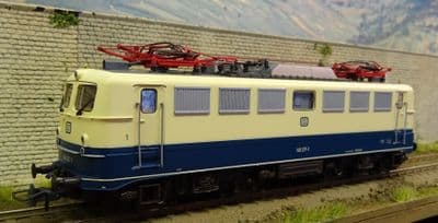 HO Era 4 Locomotives and Train Packs