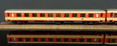 Jaegerndorfer 90402 OBB UIC-x set of three coaches
