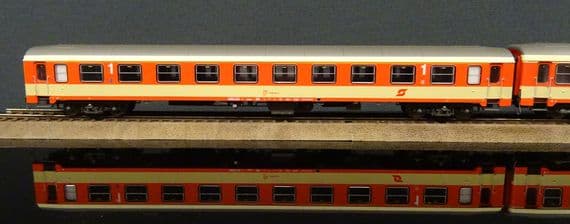 Jaegerndorfer 90402 OBB UIC-x set of three coaches