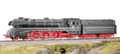 KM-1 161107 DB Br10 Steam Locomotive