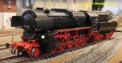KM-1 164208 DRO Br42 Steam Locomotive