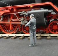 KM-1 460175C Fireman Heiner 1:45