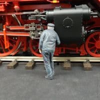 KM-1 460190B Loco driver Louis 1:45