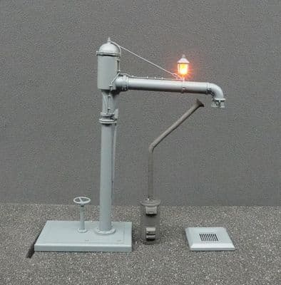 KM-1 460450/460452 Watercrane and heater 1:45