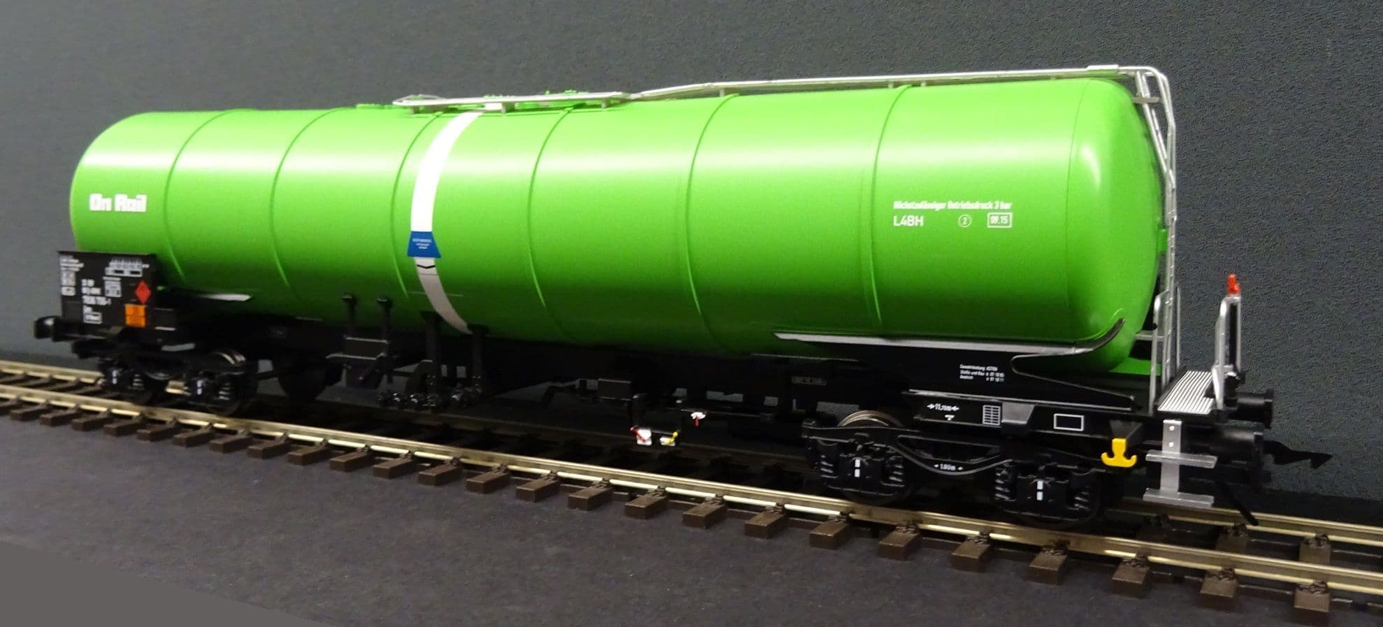 Lenz 42323-04 On Rail large tank wagon