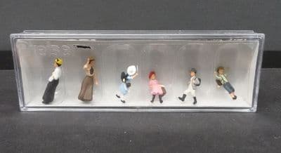 PR12194 Woman and Children 1900s Set A