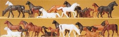 PR14407 Set of 26 horses