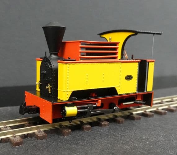 Rapido 986008 Kerr Stuart Sirdar -Yellow with Cane bin