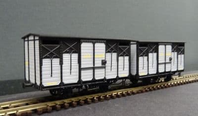 REE VM-027 Set of 2 Covered Wagons