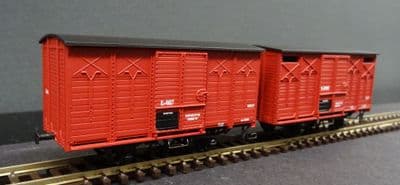 REE VM-029 Set of 2 Covered Wagons