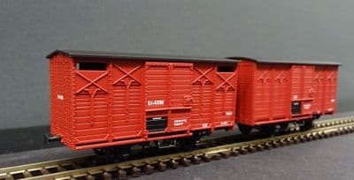 REE VM-030 Set of 2 Covered Wagons