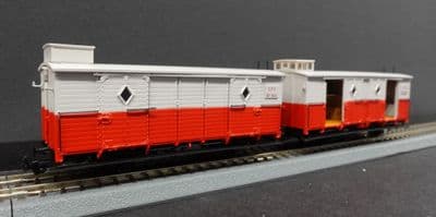 REE VM-047  CFC Pair of Fourgons