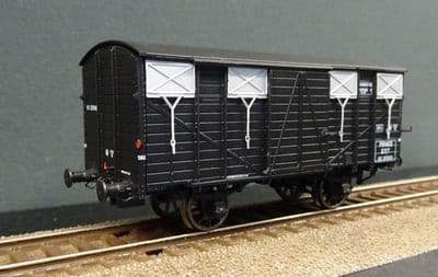 REE WB-688 Est OCEM19 van