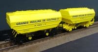 REE WB-732 SNCF Set of 2 Cereal Wagons type Richard