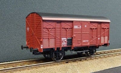 REE WB-736 PLM 20T van