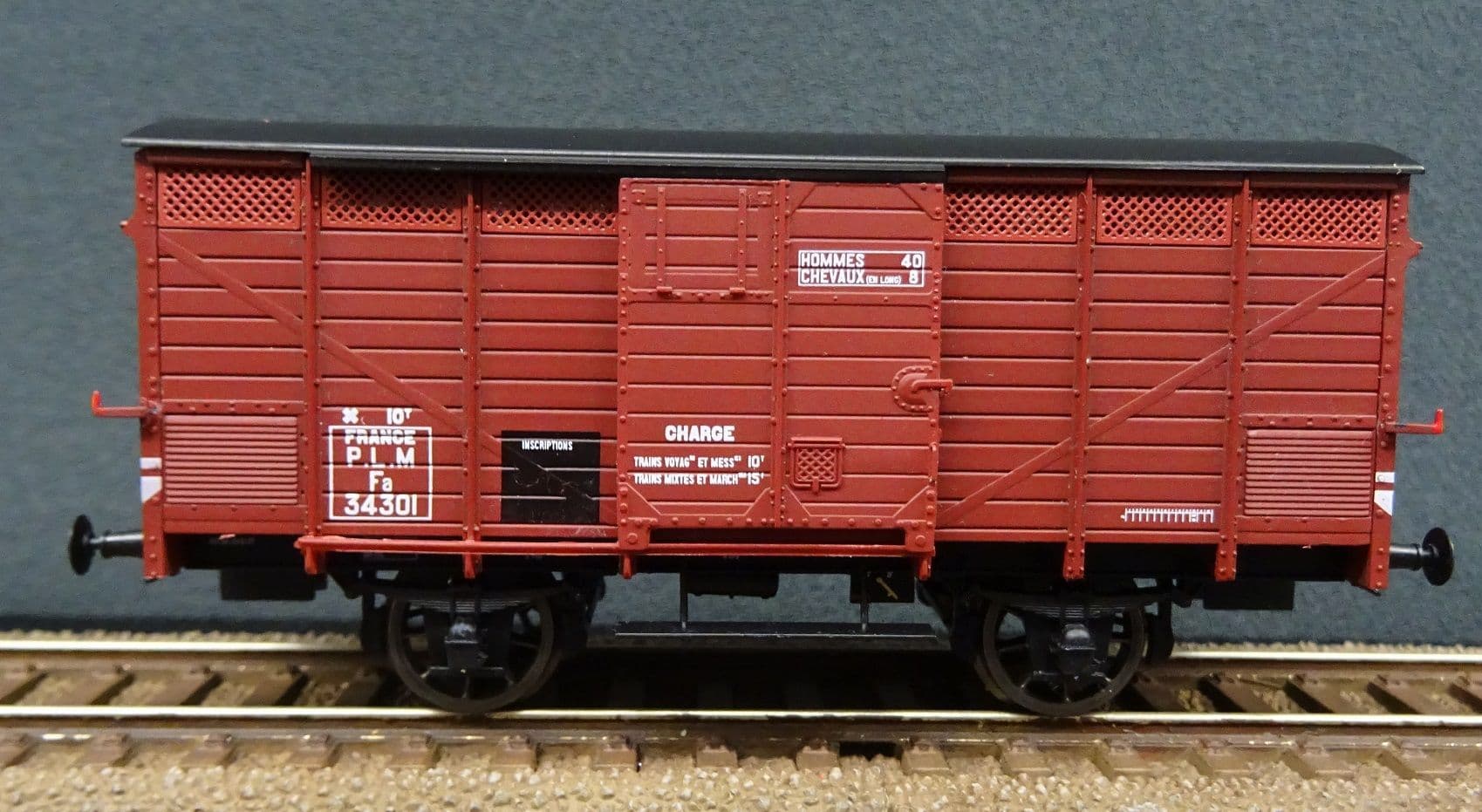 REE WB-744 PLM Fruit van