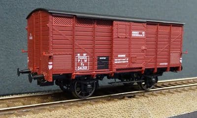 REE WB-744 PLM Fruit van