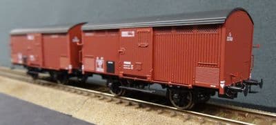 REE WB-761  SNCF exPLM Set of 2 10T vans