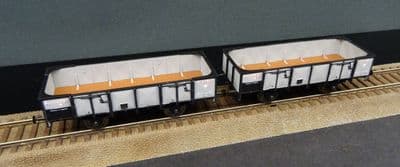REE WB-812 PLM Set of 2  open wagons