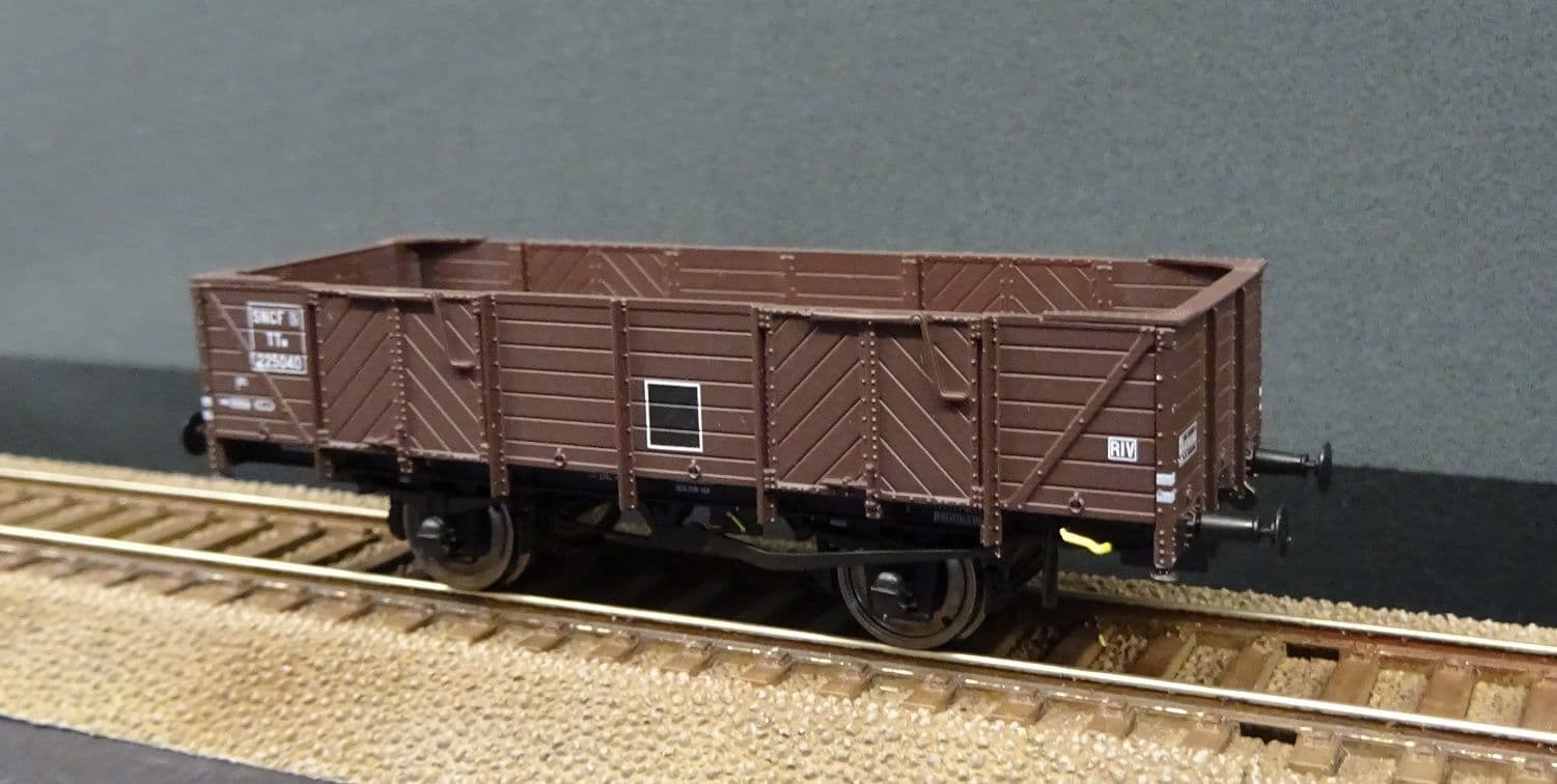 Wagon Tombereau Ree Modeles WB818 – Ex-PLM, SNCF, 4 Portes, Bois Brun – Echelle HO (1/87) – Neuf