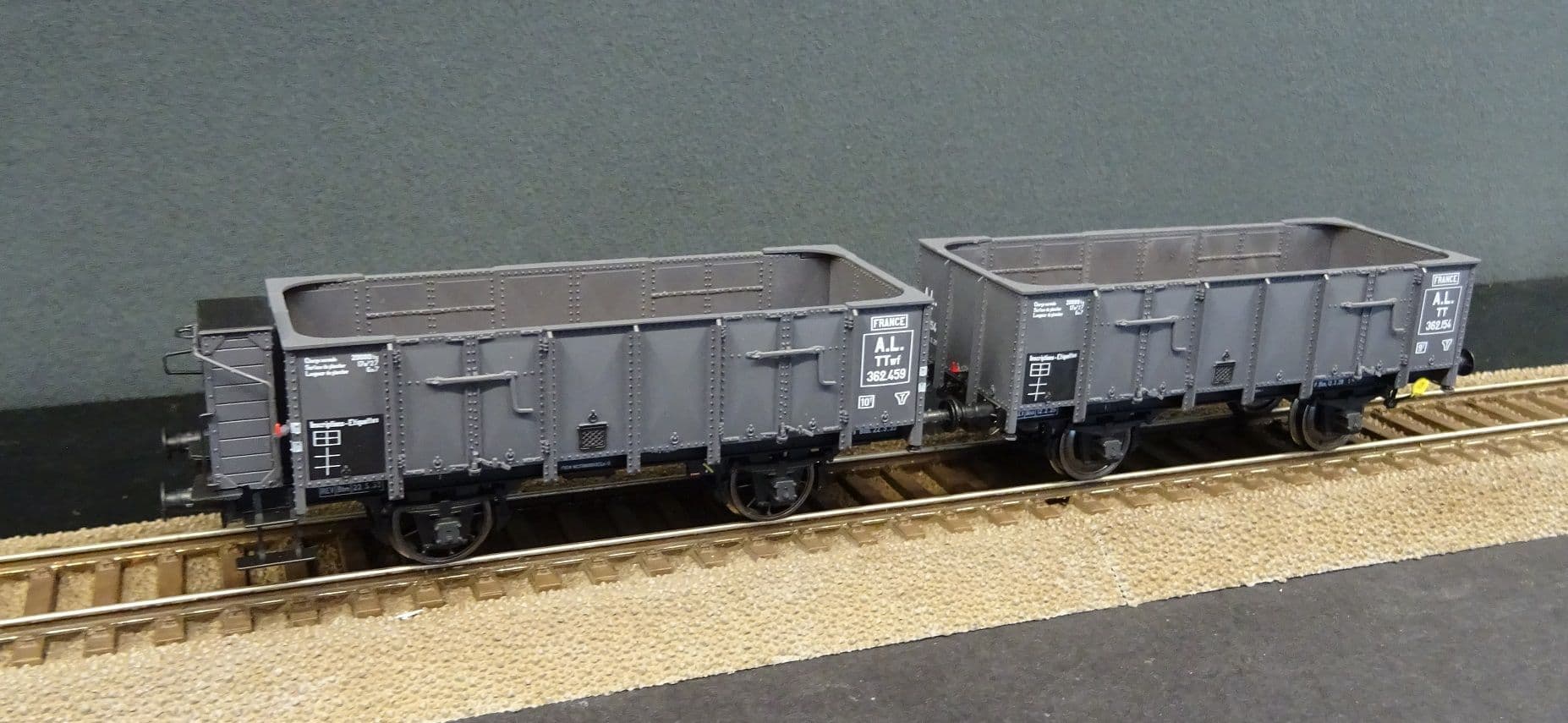 REE WB-828 PLM Set of 2 OCEM19 open wagons