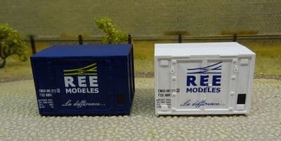 REE XB-062 Road rail containers