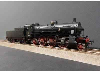 Rivarossi HR2915 FS Gr685 1st Series Steam Locomotive