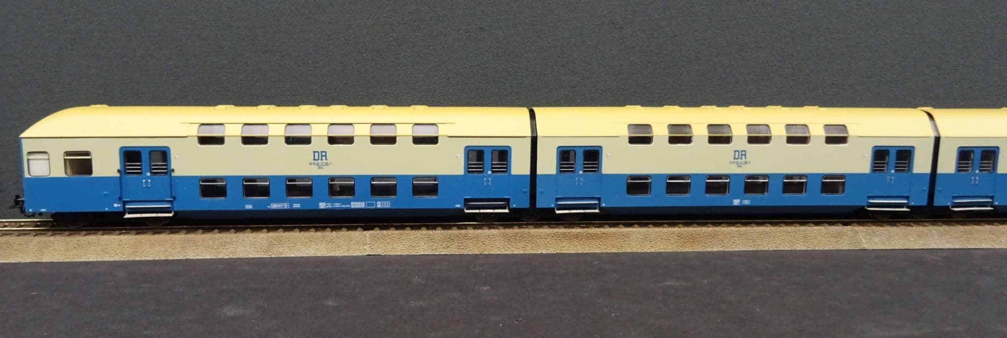 Rivarossi HR4371 DR Double deck Articulated coach set