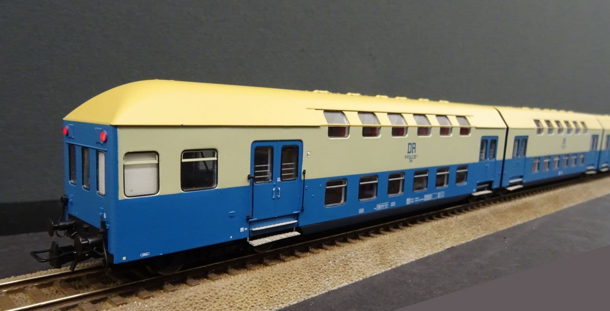 Rivarossi HR4371 DR Double deck Articulated coach set
